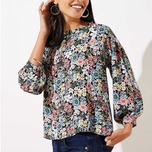 Loft by Ann Taylor Puff Sleeve Blouse in Floral Bouquet - Size Medium